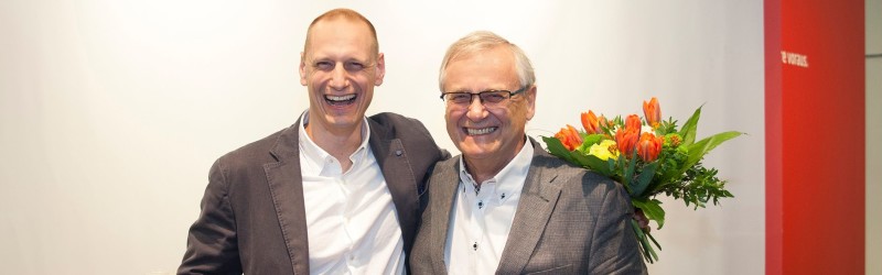 Bild: Die Sieger von #modernbiz: Geschäftsführer Bernd Thrum, thrum und michalowski, mit Vater Thrum Senior.