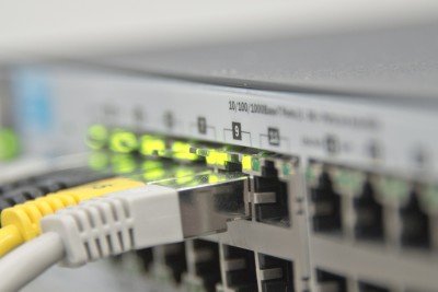Bild: Betriebsbereit: Leuchtende Lampen am Server