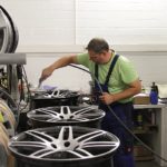 Reifen Simon bietet seinen Kunden einen umfassenden Reifenservice und stellt mit einem eigenen Runderneuerungswerk eine hohe Produktverfügbarkeit im Nutzfahrzeugbereich sicher.