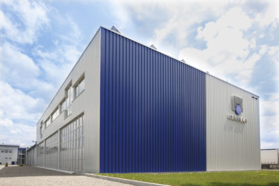 MEVACO verfügt mit seinem Werk in Schlierbach (s. Foto) über eine zentrale Produktion für den Direkt- und Partnerverkauf im gesamten europäischen Vertriebsgebiet.