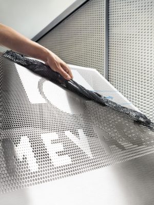 Das Leistungsspektrum von MEVACO umfasst u.a. Streckmetalle, Lochbleche, Wellengitter und geschweißte Gitter – im Standard oder individuell konfiguriert.