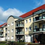 Ob freistehend, angelehnt, auskragend oder abgehängt in Beton, Glas, Stahl oder Aluminium - Phönix Balkonbau baut Balkone für jedes Anforderungsprofil. (Bild: Phönix Balkonbau)