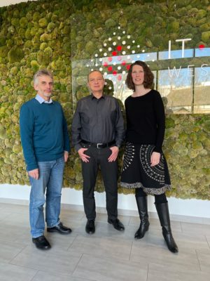 DocHouse ist neuer GROUPLINK-Partner (Sven-Ove Wähling (Geschäftsführer GROUPLINK), Wolfgang Brugger (Geschäftsführer DocHouse), Wiebke Ludwig (Partnermanagerin GROUPLINK) v.l.)
