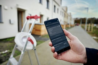 Mobiles CRM von pds Mitarbeiter (Bild: Carsten Heidmann, Screenshot: pds GmbH)